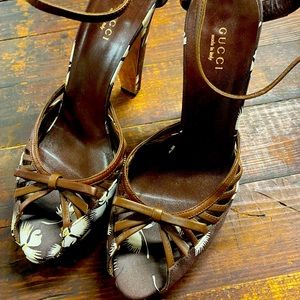 Gucci brown bow orchid heels